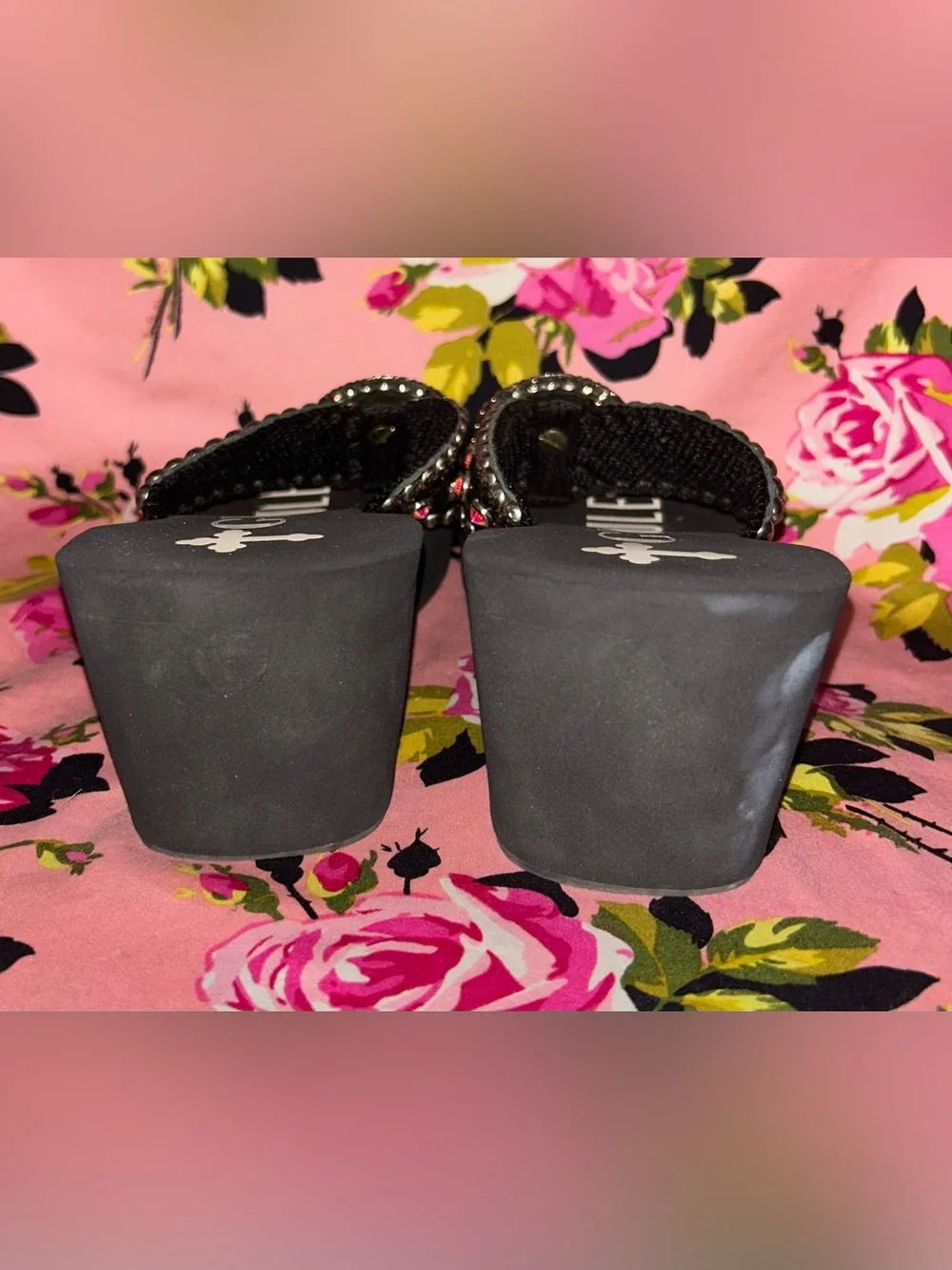 Gypsy soule 3” Black crystal platform sandals flip flops 90’s Y2K vintage shoes